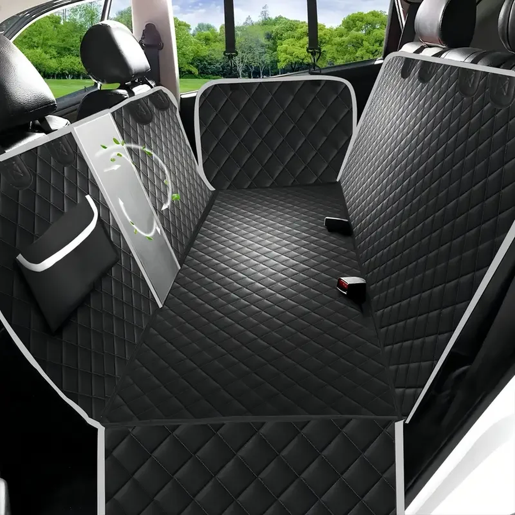 Almofada Impermeável para Pet no Carro 147x137cm em uso, demonstrando o funcionamento