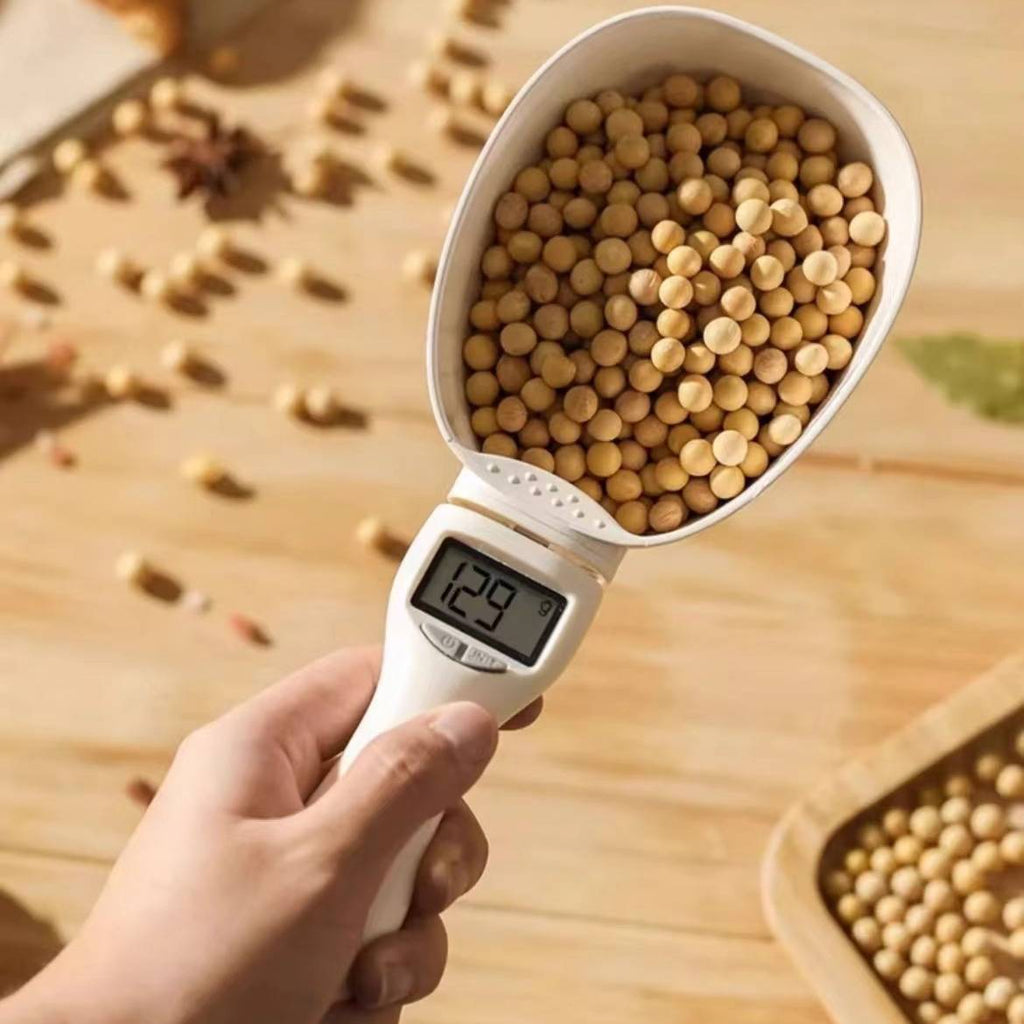 Balança digital de precisão no formato de colher medidora para ração de pets